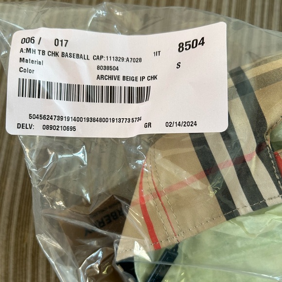 burberry TB check baseball cap - Picture 5 of 6